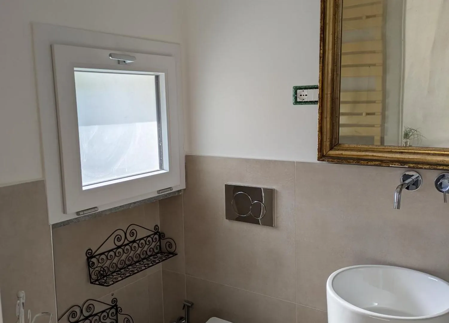 La Porta Dell' Eden Otel Spotorno